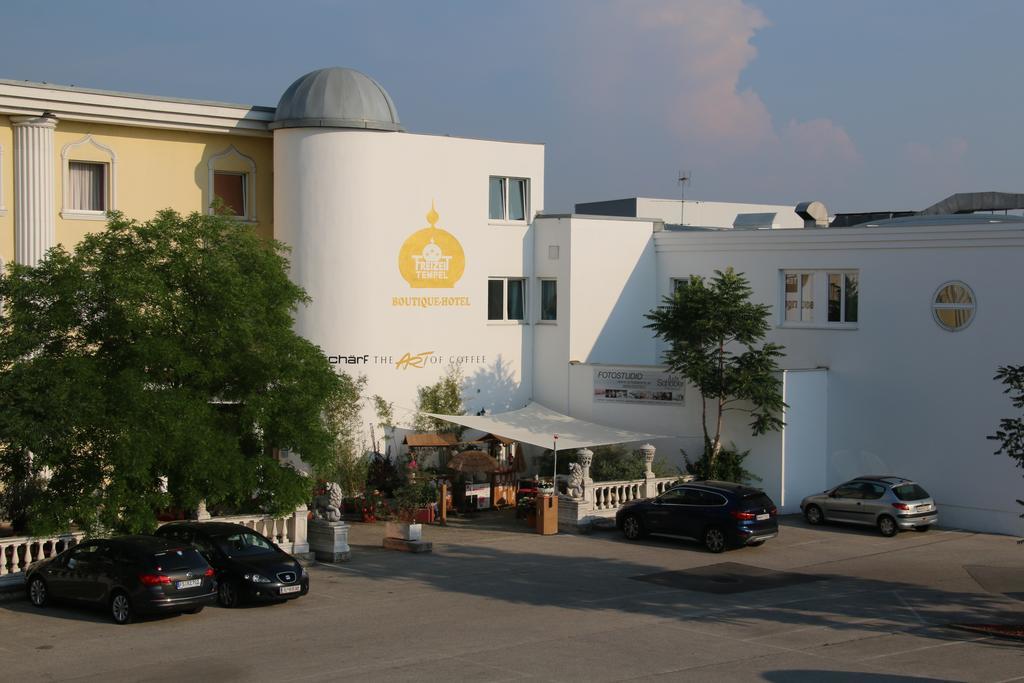 Hotel Freizeittempel Wiener Neustadt Exterior foto